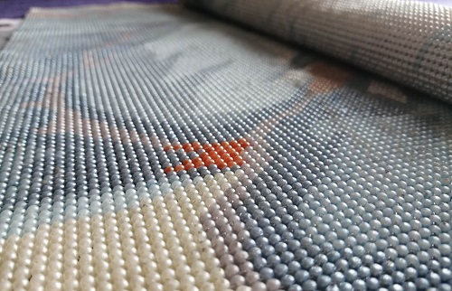 11月3日，帶回家做的手工項目，靈活就業(yè)串珠手工，手工之家的手工事業(yè)發(fā)展前景好所以受歡迎，圖為勵志珠珠繡串珠手工產品細節(jié)剪影