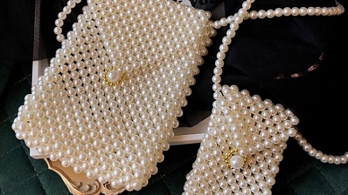 11月10日，靈活就業(yè)創(chuàng)業(yè)，可靠的手工項(xiàng)目，手工之家這個(gè)可以寄到家做的手工要求并不高，圖為勵(lì)志珠珠繡串珠手工產(chǎn)品剪影