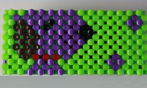 11月13日，正規(guī)好做的手工項目，居家副業(yè)掙錢，手工之家的珠繡串珠是純手工，人們喜歡，圖為勵志珠珠繡串珠手工產(chǎn)品剪影