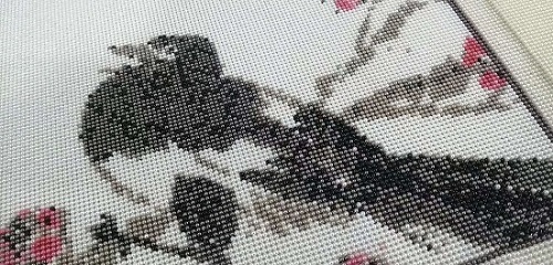 11月21日，帶回家做的手工項目，居家副業(yè)項目，手工之家的手工事業(yè)踏實、有優(yōu)勢，圖為勵志珠珠繡串珠手工產(chǎn)品剪影