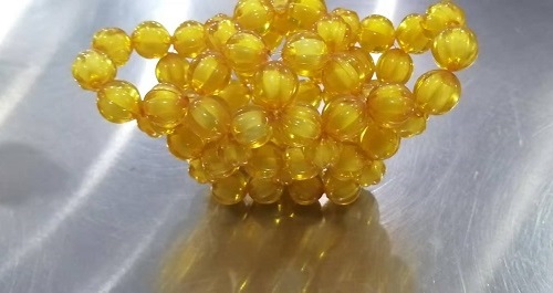 12月1日，新的一月，把純手工拿回家做，靈活就業(yè)創(chuàng)業(yè)，手工之家以誠待人、以真為本，圖為勵(lì)志珠珠繡串珠手工產(chǎn)品剪影