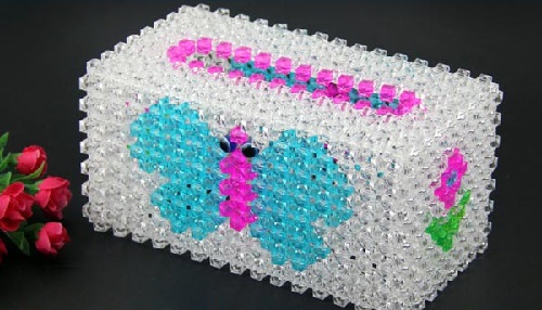 1月17日，在家做手工掙錢，靈活就業(yè)好手工項目，手工之家的純手工項目是一個整體，有前景，圖為勵志珠珠繡串珠手工產(chǎn)品剪影