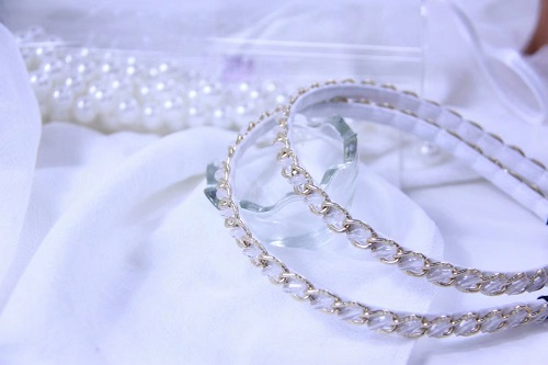 1月24日，在家兼職手工，帶回家做的手工項(xiàng)目，手工之家的純手工項(xiàng)目可以與家人一起做，圖為勵(lì)志珠珠繡串珠手工產(chǎn)品剪影