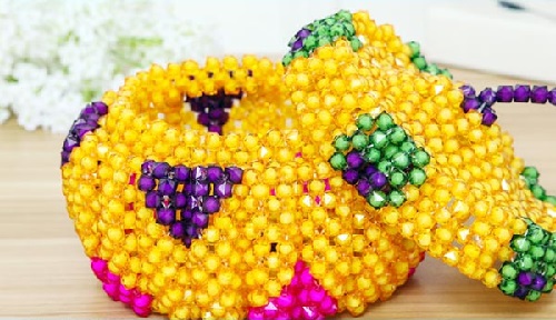 1月28日，靈活就業(yè)好項目，拿回家做的手工項目，手工之家有底氣、講誠信因為真實可靠，圖為勵志珠珠繡串珠手工產(chǎn)品剪影