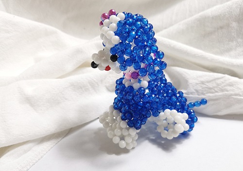 2月15日，純手工串珠項目，居家專兼職的好副業(yè)，在手工之家了解的越全面，越放心，圖為勵志珠珠繡串珠手工產(chǎn)品剪影