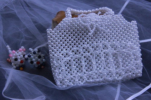 3月6日，珠繡手工加工回收項(xiàng)目，靈活就業(yè)創(chuàng)業(yè)，在家做的手工，選擇手工之家，這里會一直支持，圖為勵(lì)志珠珠繡串珠手工產(chǎn)品剪影