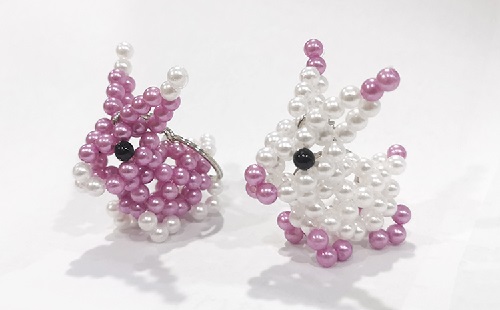 3月15日，拿回家做的手工副業(yè)，手工加工回收項(xiàng)目，在手工之家掙錢沒有季節(jié)性困擾，圖為勵志珠珠繡串珠手工產(chǎn)品剪影