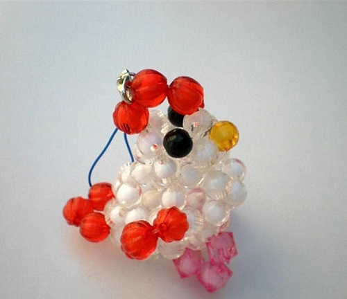 3月16日，手工好副業(yè)，想接正規(guī)廠家的手工，在手工之家要掙錢，加工看效率、銷售看客流，圖為勵(lì)志珠珠繡串珠手工產(chǎn)品剪影