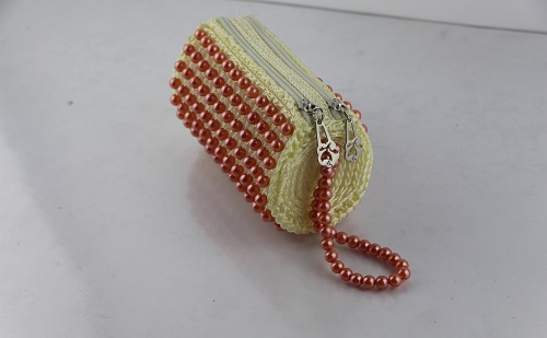 3月28日，手工加工回收項目，居家靈活就業(yè)副業(yè)，合作手工之家的手工項目，要注意這些事，圖為勵志珠珠繡串珠手工產(chǎn)品剪影