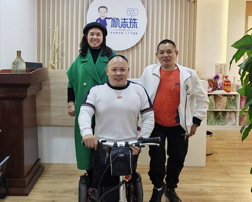 攜手搭舞臺，手工助就業(yè) —— 記長沙市溫馨助殘公益服務(wù)中心領(lǐng)導(dǎo)蒞臨手工之家