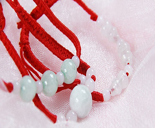 4月7日，拿回家做的手工副業(yè)，靈活就業(yè)項目，與手工之家合作，農(nóng)村和城市，誰更有優(yōu)勢，圖為勵志珠珠繡串珠手工產(chǎn)品剪影