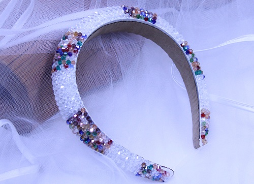 4月8日，帶回家做的手工項(xiàng)目，足不出戶掙錢的好副業(yè)，手工之家的純手工產(chǎn)品怎么樣？圖為勵(lì)志珠珠繡串珠手工產(chǎn)品剪影