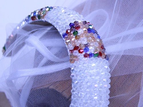 4月8日，帶回家做的手工項(xiàng)目，足不出戶掙錢的好副業(yè)，手工之家的純手工產(chǎn)品怎么樣？圖為勵(lì)志珠珠繡串珠手工產(chǎn)品剪影