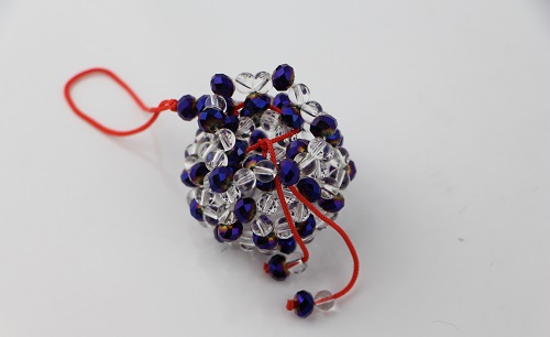 4月9日，正規(guī)手工加工回收項(xiàng)目，通過手工副業(yè)掙錢，在手工之家，有實(shí)力是種什么體驗(yàn)，圖為勵志珠珠繡串珠手工產(chǎn)品剪影