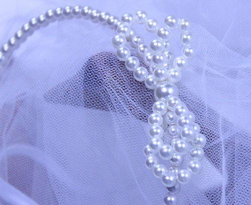 4月10日，在家做手工副業(yè)掙錢，純手工加工項(xiàng)目，手工之家的珠繡串珠手工事業(yè)總有讓你滿意的地方，圖為勵志珠珠繡串珠手工產(chǎn)品剪影