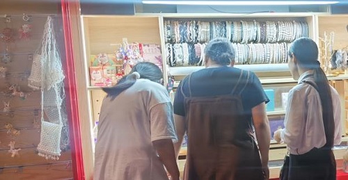 移動潮品店，手工之家始終堅持以消費者和市場的需求為本