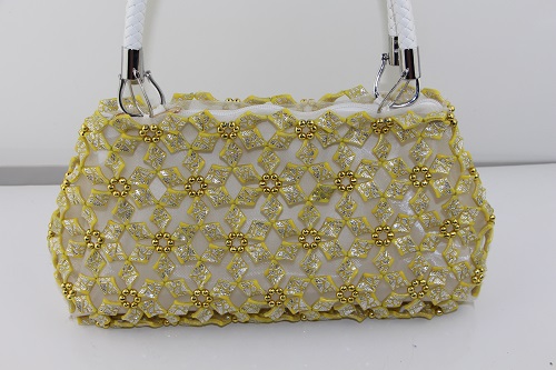 4月23日，手工活接單平臺，靈活就業(yè)好副業(yè)，在手工之家，如何做得更好？做不好怎么辦？圖為勵志珠珠繡串珠手工產(chǎn)品剪影