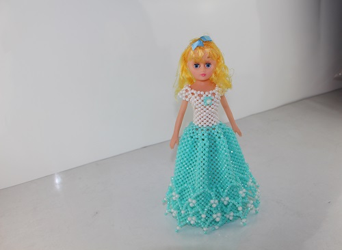 4月24日，手工活150一天在家做串珠可信嗎，手工靈活就業(yè)好選擇，手工之家的創(chuàng)新，都有哪些渠道，圖為勵(lì)志珠珠繡串珠手工產(chǎn)品剪影