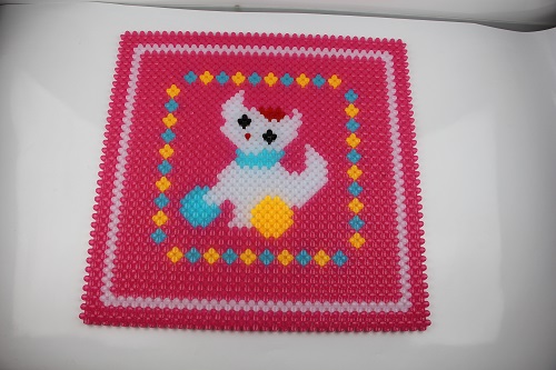 4月26日，外發(fā)加工接單平臺，在家做手工掙錢增收，全面了解手工之家都指什么，圖為勵志珠珠繡串珠手工產(chǎn)品剪影