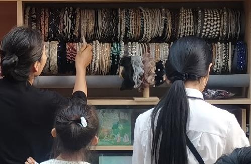 很多人會(huì)問(wèn)，手工之家的移動(dòng)潮品店都對(duì)什么人開(kāi)放合作？