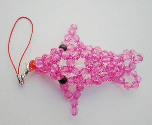 5月2日，兼職手工活外發(fā)加工在家可做，正規(guī)可靠的純手工項目，與手工之家合作配套的是什么，圖為勵志珠珠繡串珠手工產品剪影