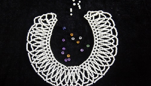 5月7日，外發(fā)加工接單平臺，靈活就業(yè)好手工項(xiàng)目，手工之家的個(gè)性化服務(wù)是指什么，圖為勵(lì)志珠珠繡串珠手工產(chǎn)品剪影