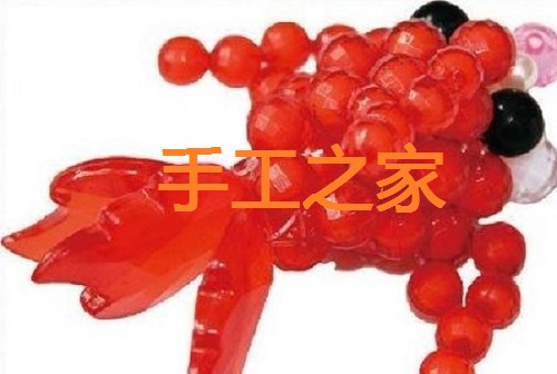 5月10日，在家兼職手工活，帶回家做的手工項目，在手工之家，為什么大家的收入有時差別那么大？圖為勵志珠珠繡串珠手工產(chǎn)品剪影