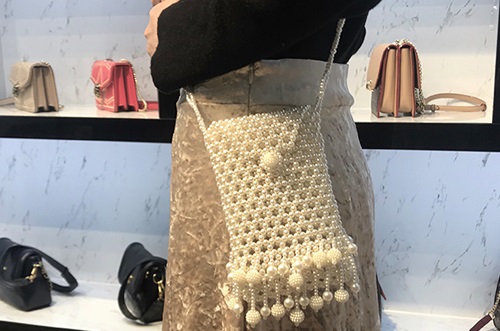 5月11日，手工活外發(fā)一手貨源，靈活就業(yè)居家掙錢，在手工之家，加工材料包具體提供什么？圖為勵志珠珠繡串珠手工產(chǎn)品剪影