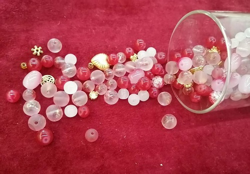 5月28日，寶媽手工活兼職，正規(guī)珠繡串珠手工廠家，手工之家的長期穩(wěn)定是有原因的，圖為勵志珠珠繡串珠手工材料剪影