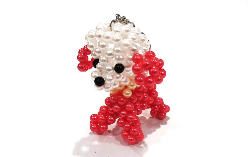 6月5日，可在家做的兼職手工活，想接正規(guī)廠家手工項目,靈活就業(yè)串珠手工,手工之家的手工項目前景在于哪兒？圖為勵志珠珠繡串珠手工產(chǎn)品剪影