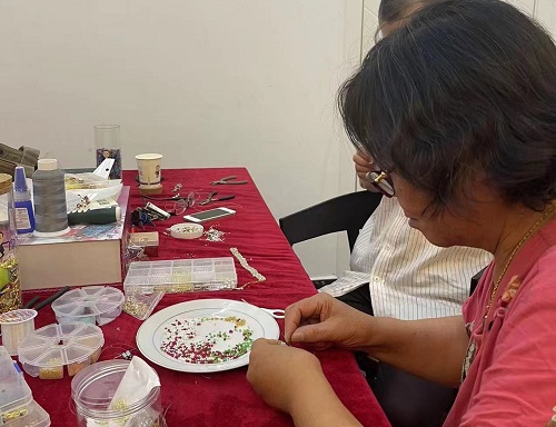 山東69歲崔大媽來(lái)手工之家考察學(xué)習(xí)合作，為什么做的比很多人都要強(qiáng)