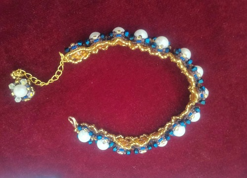 6月16日，手工活兼職是真的嗎，拿回家做的手工項(xiàng)目，可以開飾品加工廠的純手工，手工之家加工銷售合作都有保障，圖為勵(lì)志珠珠繡串珠手工產(chǎn)品剪影