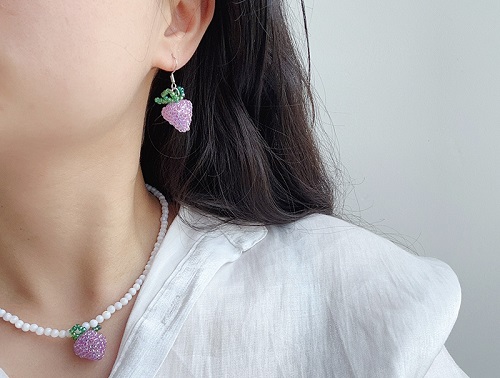 7月4日，家里干的手工活兼職，帶回家做的手工項(xiàng)目，開(kāi)飾品加工廠，手工之家是真正做事業(yè)和企業(yè)的，圖為勵(lì)志珠珠繡串珠手工產(chǎn)品剪影