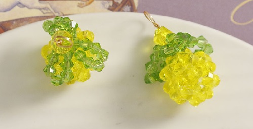 7月14日，手工活兼職招聘信息，居家靈活就業(yè)副業(yè)，開飾品加工廠，合作手工之家的服務(wù)內(nèi)容是什么，圖為串珠米珠繡手工產(chǎn)品剪影