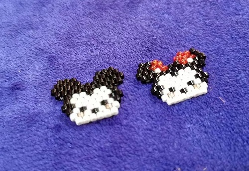 9月16日，在家能做的手工活兼職，帶回家做的手工項目，老手工平臺，開飾品加工廠，手工之家的手工特點讓大家滿意，圖為飾品類串珠純手工產(chǎn)品剪影