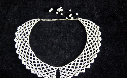 10月10日，在家里就能賺錢的工作，開飾品加工廠，居家手工靈活就業(yè)創(chuàng)業(yè)，手工之家的純手工，穩(wěn)定可靠，十多年了，圖為串珠米珠繡手工產品剪影