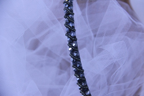 10月17日，手工活外發(fā)加工怎么找貨源，想接正規(guī)廠家的手工，開飾品加工廠，在手工之家，努力就有好收入，圖為串珠米珠繡手工產(chǎn)品剪影