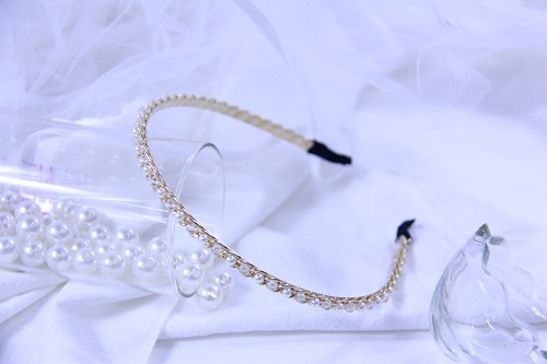 10月20日，兼職手工活可以帶回家做的，開飾品加工廠，居家手工項目，在手工之家，合作讓大家都滿意，圖為串珠米珠繡手工產(chǎn)品剪影