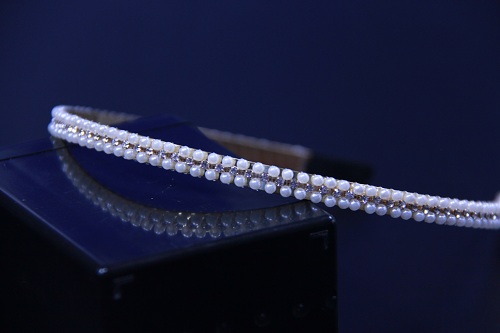 10月29日，手工活兼職招聘信息，居家靈活就業(yè)副業(yè)，開飾品加工廠，手工之家手工的服務(wù)對(duì)大家沒有區(qū)別，圖為串珠米珠繡手工產(chǎn)品剪影