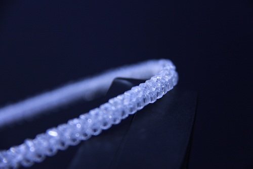 10月31日，手工活外發(fā)一手貨源，開飾品加工廠，居家靈活就業(yè)創(chuàng)業(yè)好選擇，與手工之家合作，收入長久穩(wěn)定，圖為串珠米珠繡手工產(chǎn)品剪影