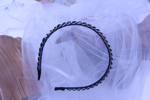 11月1日，手工活兼職可帶回家，拿回家做的手工副業(yè)，在家開飾品加工廠掙錢，手工之家努力讓大家多掙錢，圖為串珠米珠繡手工產(chǎn)品剪影