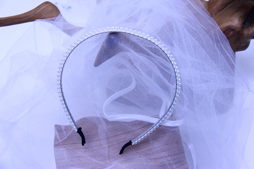 11月6日，在家里就能賺錢的工作，開飾品加工廠，居家靈活就業(yè)好副業(yè)，可信可靠，手工之家的合作人員有多少，圖為串珠米珠繡手工產(chǎn)品剪影