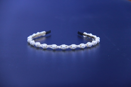 11月7日，手工活兼職招聘信息，開飾品加工廠，在家做手工副業(yè)靈活就業(yè)，手工之家合作人員中，男女誰做得好，圖為串珠米珠繡手工產(chǎn)品剪影