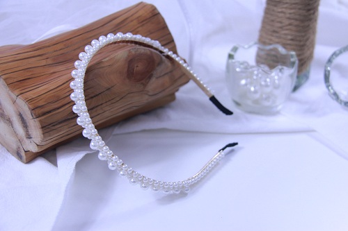 11月11日，手工活外發(fā)加工可靠嗎？在家做手工副業(yè)掙錢，開飾品加工廠，在手工之家，有目標(biāo)有安排，收入更好，圖為串珠米珠繡手工產(chǎn)品剪影