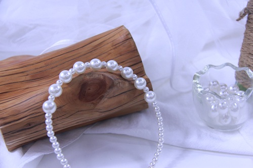 11月13日，手工活兼職可帶回家，開飾品加工廠，在家做手工掙錢，與手工之家合作就是為了多掙錢，圖為串珠米珠繡手工產(chǎn)品剪影