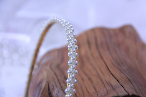 11月19日，可在家做的兼職手工活, 想接正規(guī)廠家的手工項(xiàng)目，開(kāi)飾品加工廠，在家通過(guò)手工靈活就業(yè)創(chuàng)業(yè)，手工之家讓大家了解這里的一切，圖為串珠米珠繡手工產(chǎn)品剪影