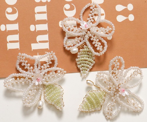 12月7日，附近有沒有兼職手工活，在家做的手工副業(yè)，開飾品加工廠，在手工之家，真實真誠是大家信任的基石，圖為飾品類串珠手工產(chǎn)品剪影