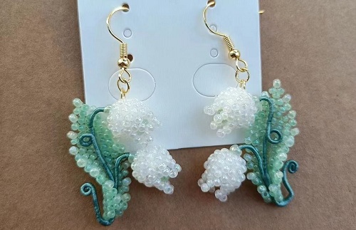 1月2日，在家里就能賺錢的工作，正規(guī)手工項目，靈活就業(yè)好選擇，開飾品加工廠，在手工之家，手工事業(yè)各方面協(xié)同發(fā)展讓大家收入更好，圖為飾品類串珠純手工產(chǎn)品剪影