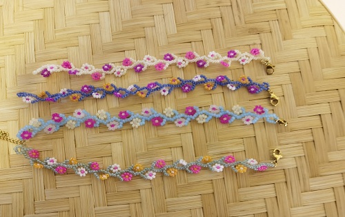 2月17日，家里干的手工活兼職，在家做的好副業(yè)，手工飾品加工廠，在手工之家，了解后的合作更穩(wěn)定長(zhǎng)久，圖為串珠米珠繡手工產(chǎn)品剪影