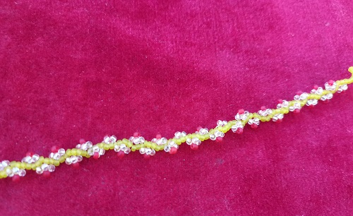 7月2日，在家就能賺錢的工作，開手工加工廠，正規(guī)手工活外發(fā)加工網(wǎng)副業(yè)，認(rèn)真和努力，在手工之家就有好的收入，圖為串珠米珠繡純手工產(chǎn)品剪影